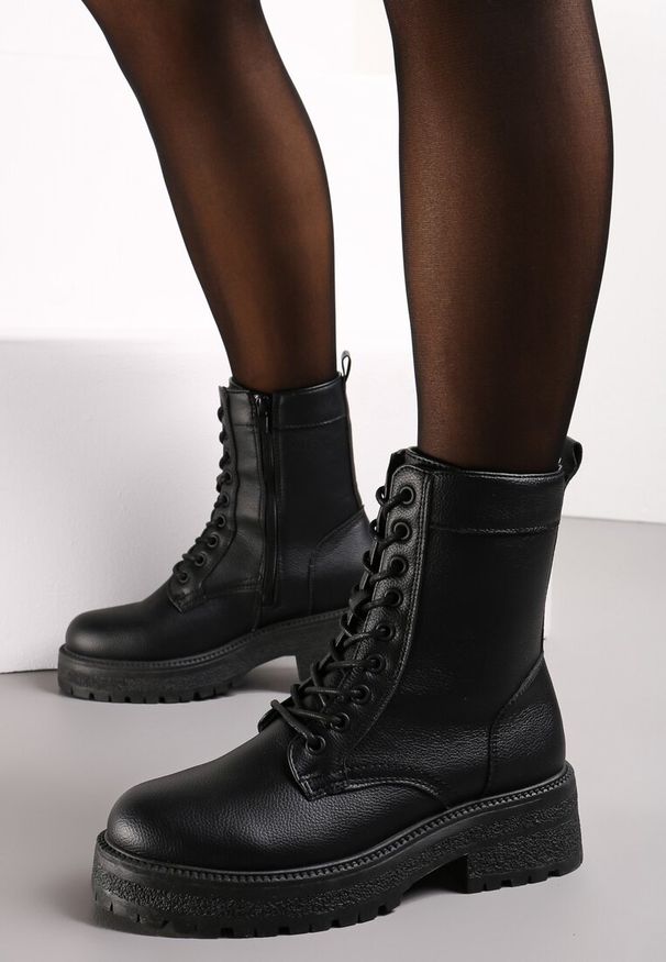 Born2be - Czarne Sznurowane Botki Workery Luxira. Okazja: na co dzień. Kolor: czarny. Materiał: jeans, skóra. Wzór: aplikacja. Sezon: lato. Styl: rockowy, casual