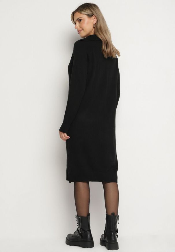 Born2be - Czarna Sukienka z Bawełną i Wełną z Kołnierzykiem na Suwak Tereithra. Okazja: na co dzień, na spotkanie biznesowe. Kolor: czarny. Materiał: wełna, bawełna. Typ sukienki: proste. Styl: casual, biznesowy, elegancki, wizytowy