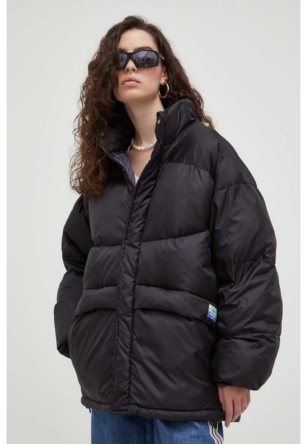 AMERICAN VINTAGE - American Vintage kurtka damska kolor czarny zimowa oversize. Kolor: czarny. Sezon: zima. Styl: vintage