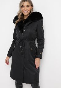 Born2be - Czarna Nylonowa Kurtka Parka Płaszcz Ozdobiona Futerkiem Faelana. Okazja: do pracy, na spacer, na co dzień, na spotkanie biznesowe. Kolor: czarny. Materiał: futro, nylon. Wzór: aplikacja. Styl: casual, biznesowy #3