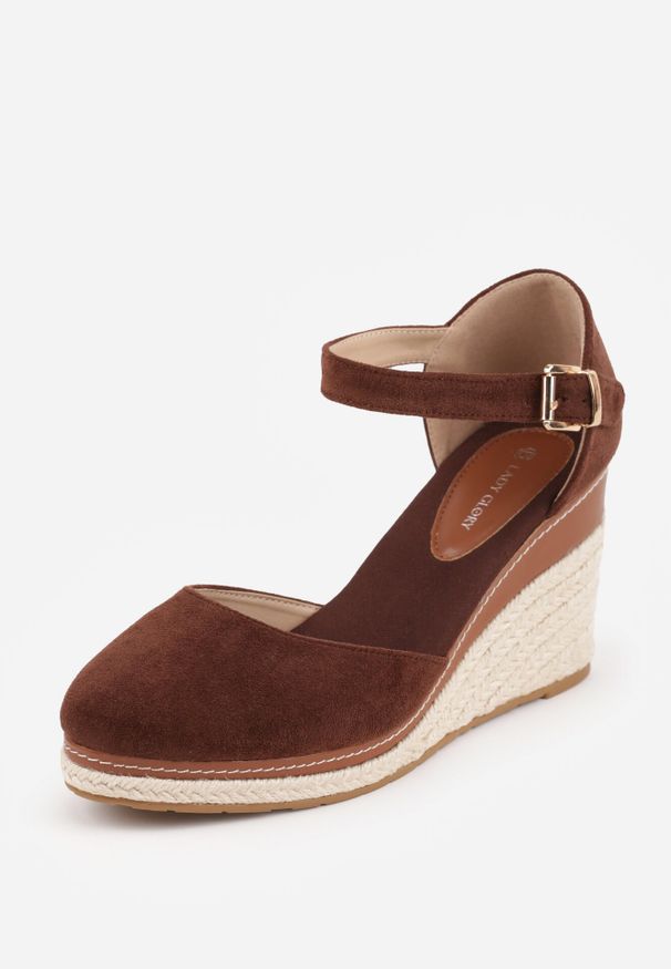 Born2be - Brązowe Sandały na Koturnie z Plecionki i Zapięciem na Sprzączkę Jessaln. Okazja: na spacer. Zapięcie: sprzączka. Kolor: brązowy. Sezon: lato. Obcas: na koturnie. Styl: elegancki. Wysokość obcasa: średni