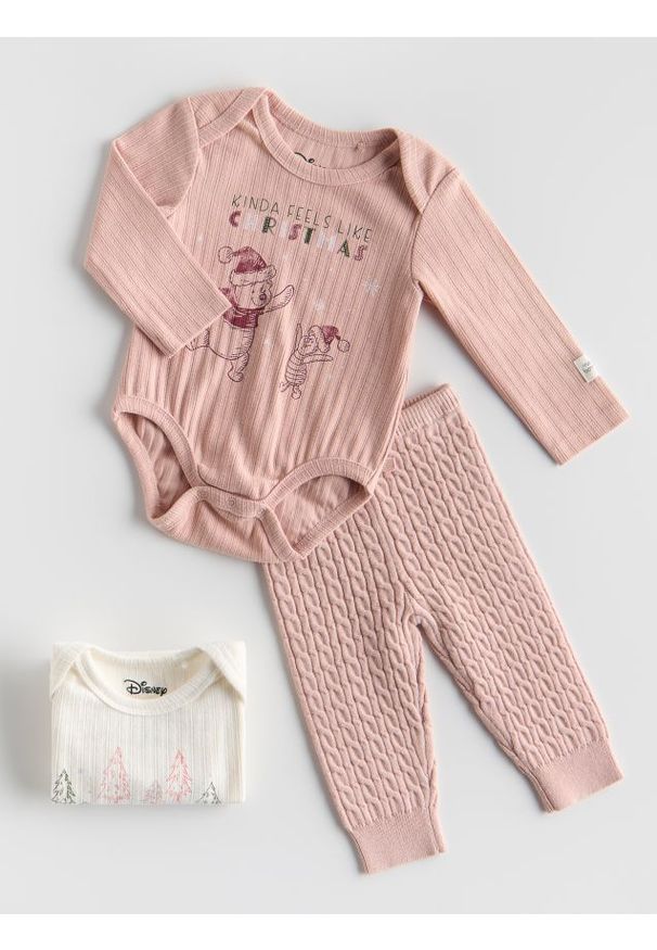Reserved - Bawełniane body Kubuś Puchatek - brudny róż. Kolor: różowy. Materiał: bawełna. Wzór: motyw z bajki