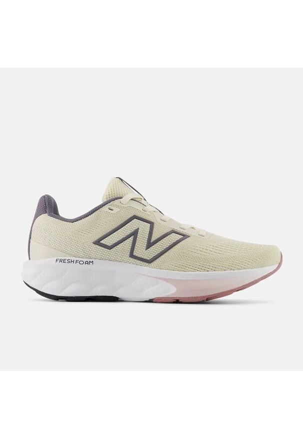 New Balance Buty do biegania Fresh Foam x 520 v9 W5207J8 Beżowy. Kolor: beżowy. Materiał: materiał