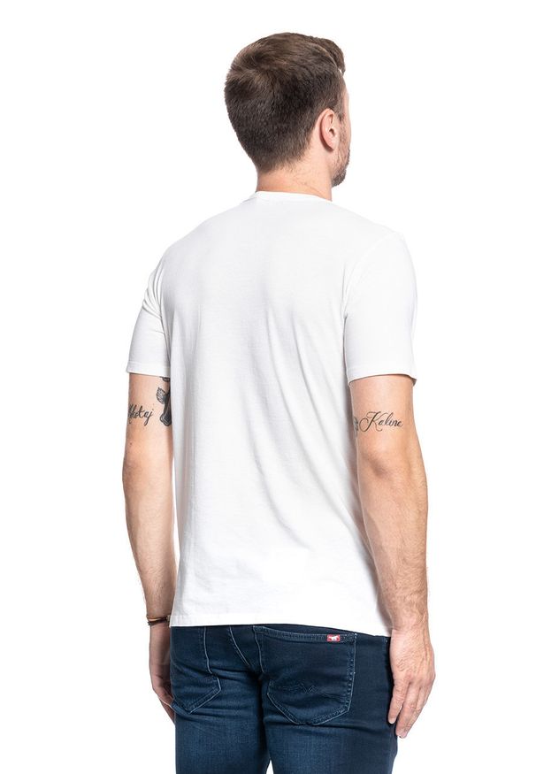 Lee - LEE T SHIRT PHOTO TEE WHITE CANVAS L60QEPRR. Wzór: napisy