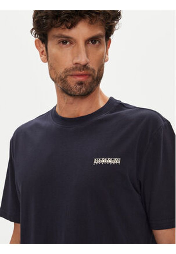 Napapijri T-Shirt Smallbox NP0A88TR Granatowy Regular Fit. Kolor: niebieski. Materiał: bawełna
