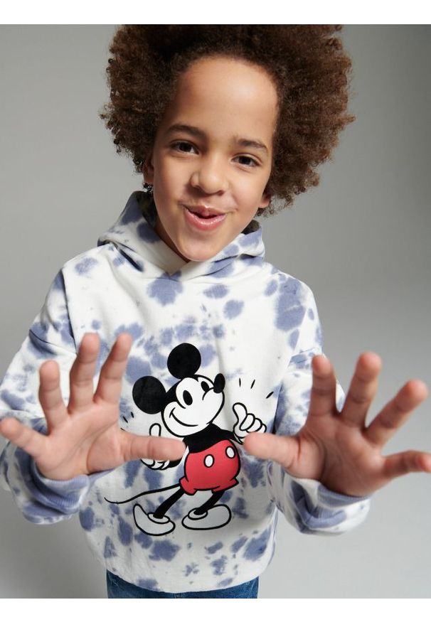 Reserved - Bluza z kapturem Mickey Mouse - złamana biel. Typ kołnierza: kaptur. Kolor: kremowy. Materiał: bawełna, dzianina. Wzór: motyw z bajki