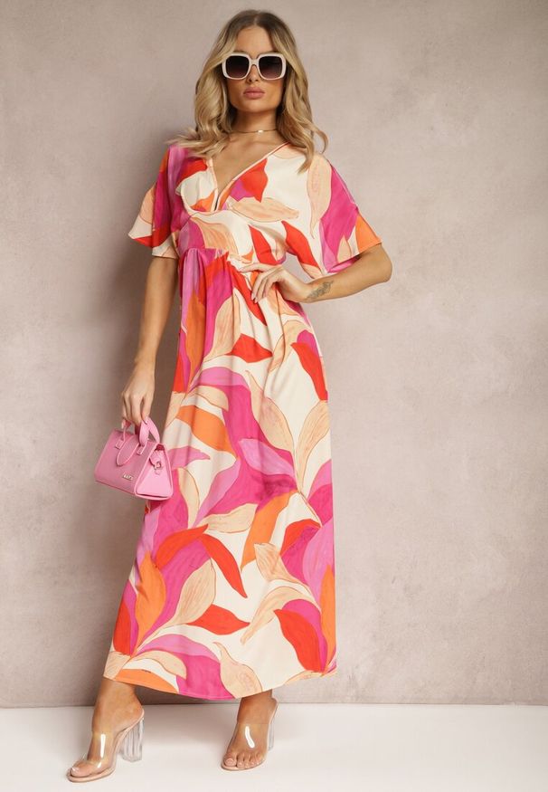 Renee - Różowo-Beżowa Rozkloszowana Sukienka z Krótkimi Rękawami Typu Nietoperz Leraphi. Okazja: na co dzień. Typ kołnierza: dekolt w kształcie V. Kolor: różowy. Długość rękawa: krótki rękaw. Typ sukienki: rozkloszowane. Styl: casual, elegancki