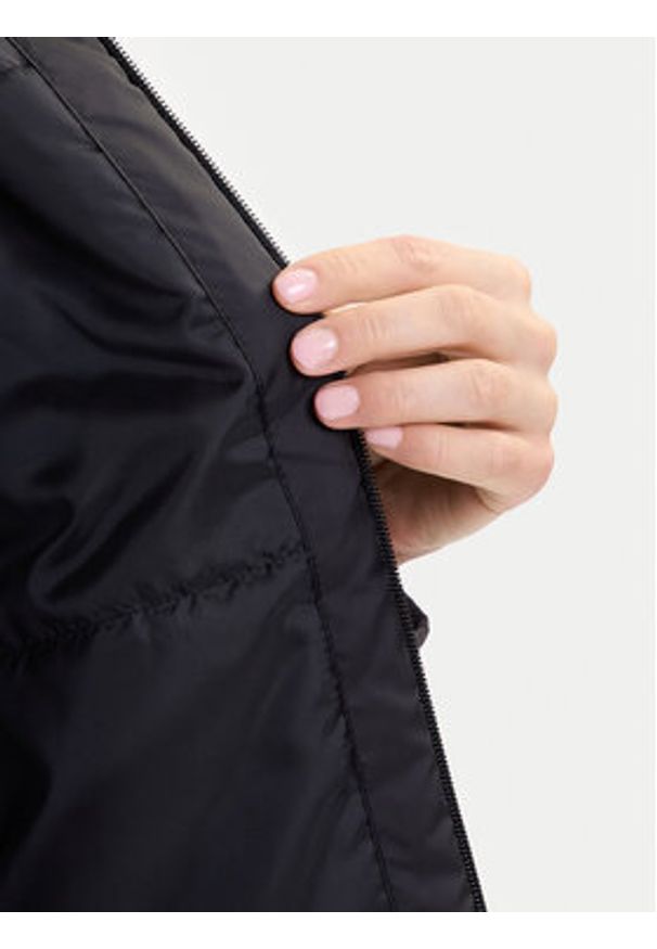 Puma Kurtka przejściowa Ess 688383 01 Czarny Regular Fit. Kolor: czarny. Materiał: syntetyk