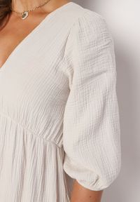 Born2be - Beżowa Rozkloszowana Bawełniana Sukienka Boho z Wiązaniem i Gumką w Talii Lawla. Okazja: na co dzień. Typ kołnierza: dekolt w kształcie V. Kolor: beżowy. Materiał: bawełna. Typ sukienki: rozkloszowane. Styl: boho #3