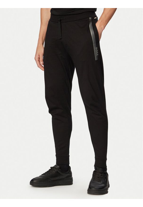 BOSS Spodnie dresowe Authentic 50554784 Czarny Regular Fit. Kolor: czarny. Materiał: bawełna
