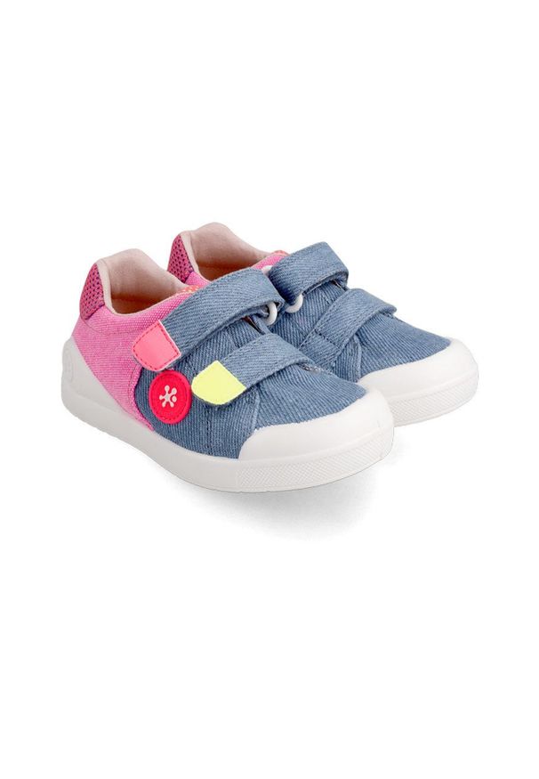 Biomecanics buty dziecięce. Nosek buta: okrągły. Zapięcie: rzepy. Materiał: guma
