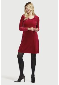 Cellbes - Sukienka z aksamitu. Typ kołnierza: dekolt w kształcie V. Kolor: czerwony. Materiał: jersey. Długość rękawa: długi rękaw. Styl: elegancki #1