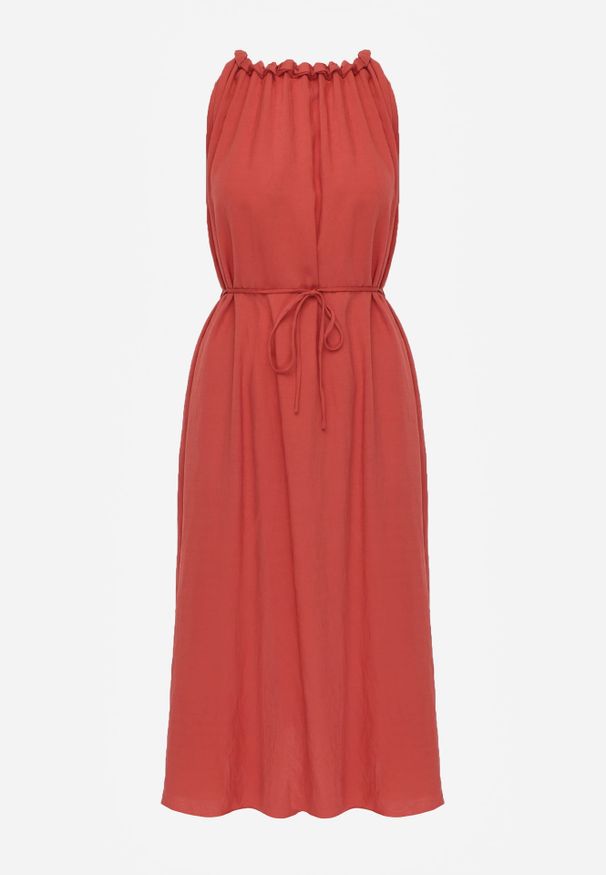 Renee - Czerwona Sukienka Bez Rękawów z Wiskozy z Ozdobnym Dekoltem i Wiązaniem w Talii Azeira. Okazja: na co dzień. Kolekcja: plus size. Kolor: czerwony. Materiał: wiskoza. Długość rękawa: bez rękawów. Typ sukienki: dla puszystych. Styl: casual