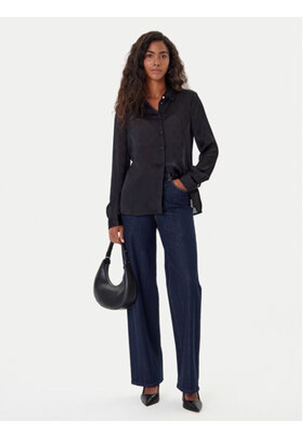 Guess Koszula W5YH1A WHCR2 Czarny Regular Fit. Kolor: czarny. Materiał: syntetyk