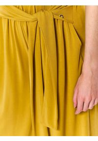 TOP SECRET - Szerokie spodnie z wiązaniem w pasie. Okazja: na co dzień. Kolor: żółty. Materiał: materiał. Sezon: jesień. Styl: casual #5