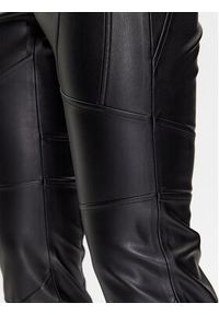 BOSS - Boss Spodnie z imitacji skóry 50501104 Czarny Slim Fit. Kolor: czarny. Materiał: skóra