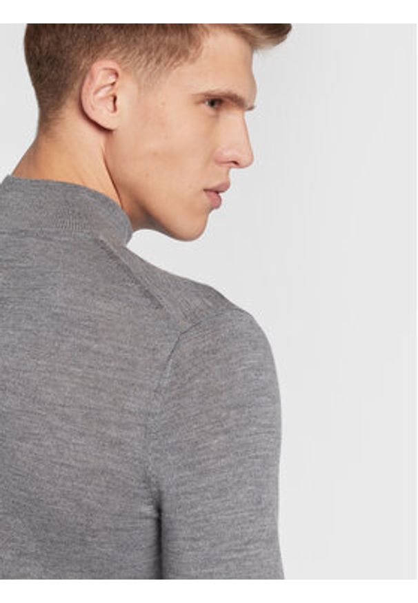 Calvin Klein Golf Superior K10K110424 Szary Regular Fit. Typ kołnierza: golf. Kolor: szary. Materiał: wełna