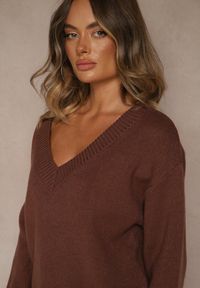 Renee - Brązowy Sweter z Kaszmirem i Trójkątnym Dekoltem Plenne. Kolor: brązowy. Materiał: kaszmir. Styl: klasyczny #3