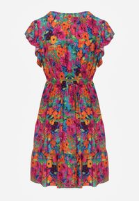 Renee - Fuksjowa Wiskozowa Sukienka Mini z Falbaną Linne. Okazja: na co dzień, na spacer, na imprezę. Typ kołnierza: dekolt w kształcie V. Kolor: różowy. Materiał: wiskoza. Sezon: lato. Typ sukienki: proste. Styl: casual. Długość: mini #7