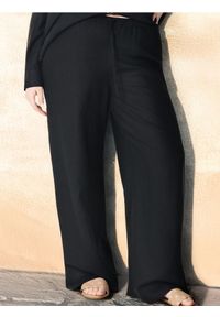Sinsay - Spodnie wide leg z domieszką lnu - czarny. Kolor: czarny. Materiał: len