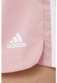 adidas Performance szorty treningowe Pacer 3S damskie kolor różowy z aplikacją medium waist. Kolor: różowy. Materiał: skóra, tkanina, poliester, materiał. Wzór: aplikacja