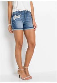 bonprix - Szorty dżinsowe z ozdobną aplikacją, mid waist. Kolor: niebieski. Wzór: aplikacja. Sezon: lato #1