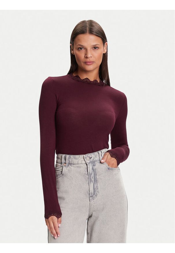Vero Moda Bluzka 10295141 Fioletowy Slim Fit. Kolor: fioletowy. Materiał: wiskoza