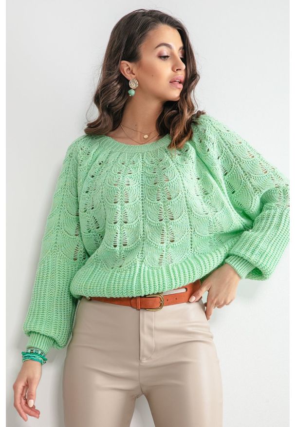 e-margeritka - Sweter ażurowy krótki zielony - l/xl. Kolor: zielony. Materiał: akryl, wełna, materiał, poliamid. Długość: krótkie. Wzór: ażurowy. Sezon: wiosna