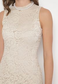 Born2be - Beżowa Koktajlowa Sukienka z Koronki Jolretia. Kolor: beżowy. Materiał: koronka. Wzór: koronka. Typ sukienki: ołówkowe. Styl: wizytowy #3