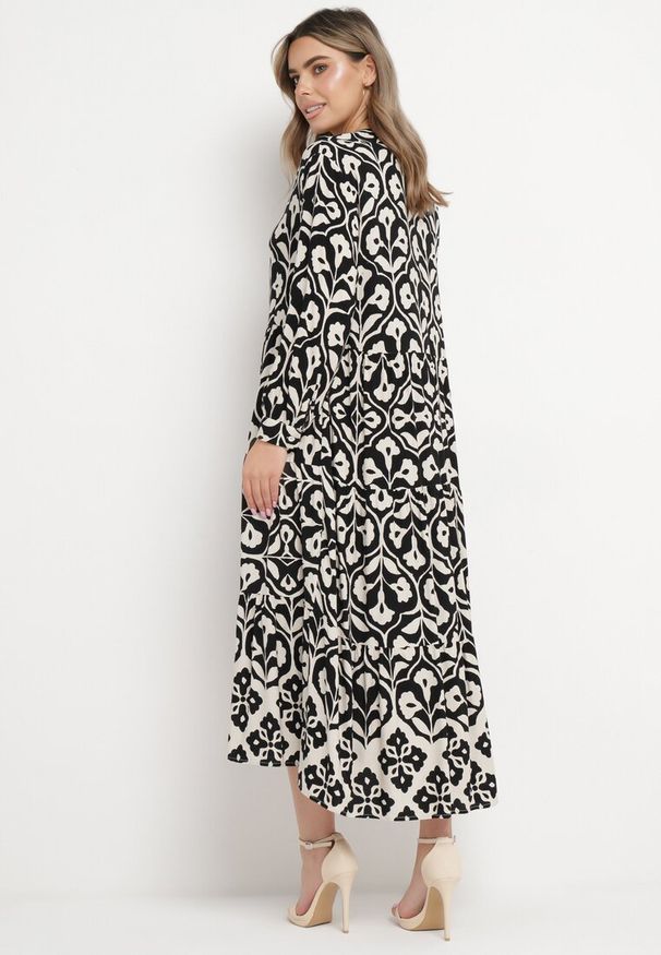 Born2be - Czarno-Biała Sukienka w Ornamentalny Wzór o Koszulowym Fasonie Venleia. Kolor: czarny. Wzór: aplikacja, kwiaty. Typ sukienki: koszulowe