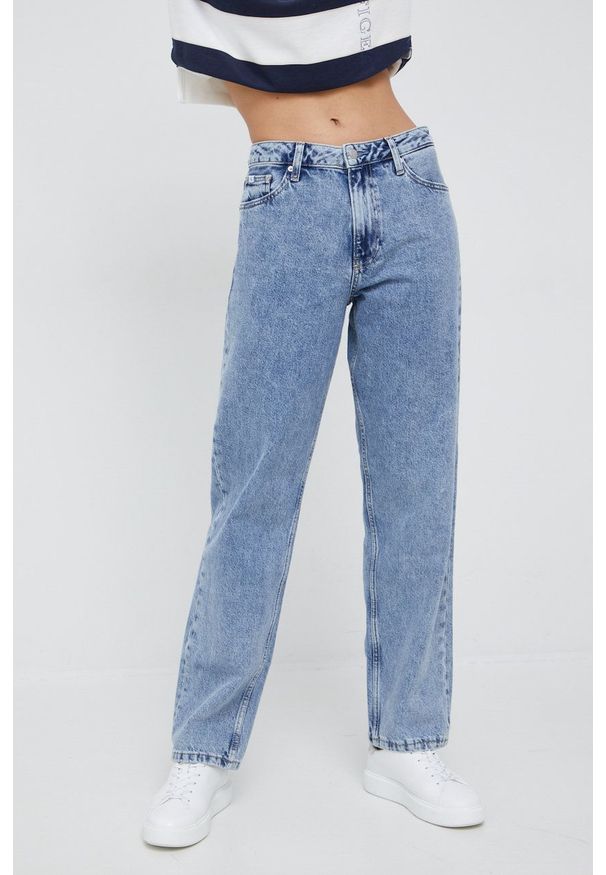 Calvin Klein Jeans jeansy J20J218624.PPYY damskie high waist. Stan: podwyższony. Kolor: niebieski