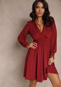 Renee - Bordowa Sukienka z Wiskozą o Rozkloszowanym Kroju Selaitea. Okazja: na co dzień. Typ kołnierza: dekolt w serek. Kolor: czerwony. Materiał: wiskoza. Styl: casual, elegancki #3