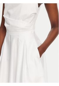 Elisabetta Franchi Sukienka koktajlowa ABT5252E2 100 Biały Regular Fit. Kolor: biały. Materiał: bawełna. Styl: wizytowy #3