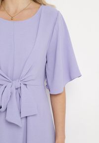 Born2be - Jasnofioletowa Sukienka Maxi z Ozdobnym Wiązaniem i Gumką w Talii Myrcella. Kolor: fioletowy. Długość: maxi #2