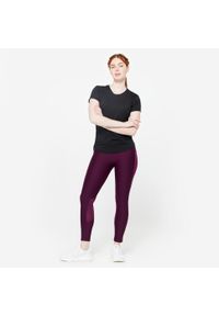 DOMYOS - Koszulka fitness damska Domyos krótki rękaw. Kolor: czarny. Materiał: elastan, poliester, materiał. Długość rękawa: krótki rękaw. Długość: krótkie. Sport: fitness