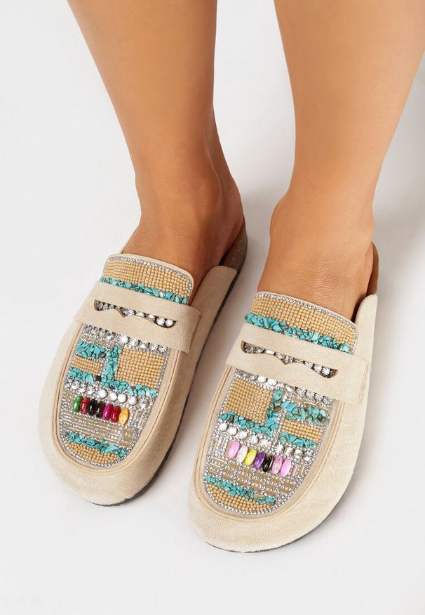 Born2be - Beżowe Klapki Mule na Korkowej Podeszwie Ozdobione Koralikami Enoria. Kolor: beżowy. Wzór: aplikacja. Styl: wakacyjny, boho