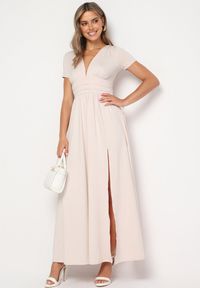 Born2be - Jasnobeżowa Rozkloszowana Sukienka Maxi z Głębokim Dekoltem z Rozcięciem Wyla. Kolor: beżowy. Długość rękawa: krótki rękaw. Sezon: wiosna, lato. Długość: maxi #3