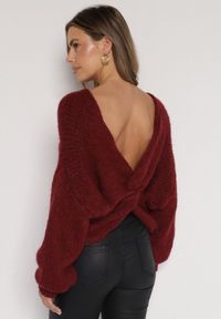Born2be - Bordowy Sweter Oversize z Domieszką Wełny z Oryginalnym Dekoltem Lawedia. Okazja: na co dzień. Kolor: czerwony. Materiał: wełna. Styl: casual, elegancki, klasyczny #5