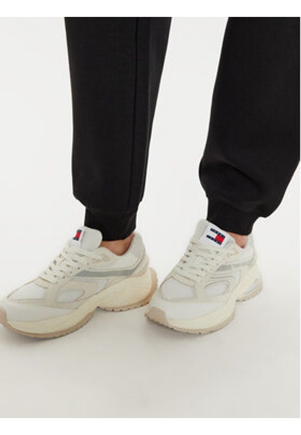 TOMMY HILFIGER - Tommy Hilfiger Spodnie dresowe Essential WW0WW45966 Czarny Regular Fit. Kolor: czarny. Materiał: bawełna