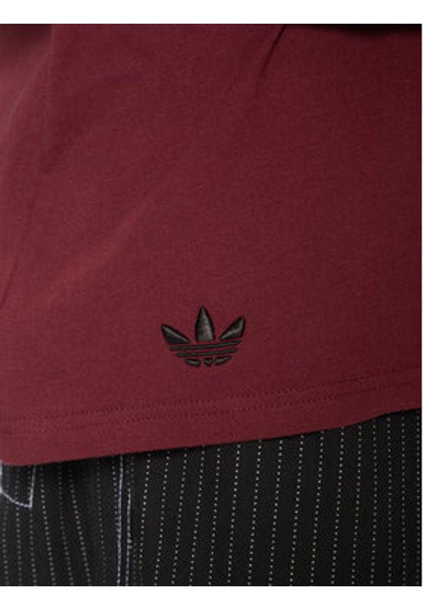 Adidas - adidas T-Shirt Neuclassics JC9934 Czerwony Regular Fit. Kolor: czerwony. Materiał: bawełna