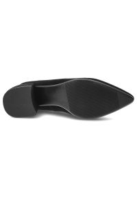 Czarne Czółenka S.Barski Eleganckie Buty Damskie Z Broszką. Kolor: czarny. Szerokość cholewki: normalna. Wzór: aplikacja. Obcas: na obcasie. Styl: elegancki. Wysokość obcasa: średni #4