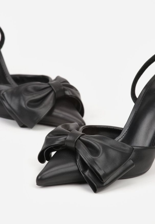 Renee - Czarne Sandały na Szpilce Slingback Ozdobione Kokardą Terrafera. Kolor: czarny. Materiał: jeans. Wzór: aplikacja. Obcas: na szpilce. Styl: klasyczny, elegancki