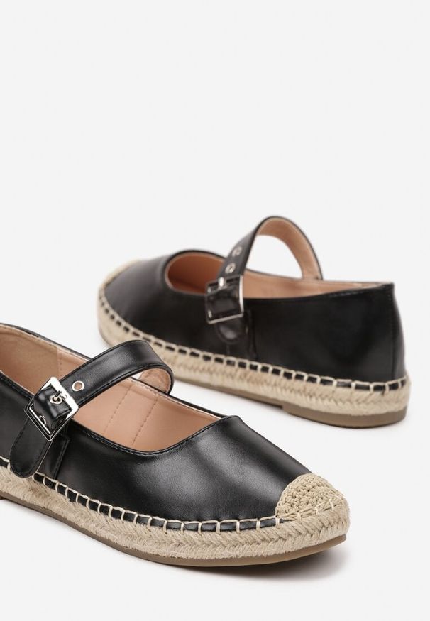 Renee - Czarne Espadryle z Plecionką i Paskiem Galvesis. Okazja: na co dzień. Zapięcie: pasek. Kolor: czarny. Materiał: jeans. Sezon: lato, wiosna. Styl: elegancki, casual