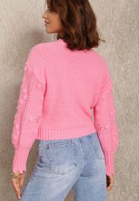 Renee - Różowy Sweter Callomela. Kolor: różowy. Materiał: jeans. Długość rękawa: długi rękaw. Długość: długie. Sezon: zima, jesień. Styl: klasyczny