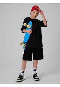 4f - 4F T-shirt loose z nadrukiem chłopięcy - czarny 146/152 (10-12 lat). Okazja: na co dzień. Kolor: czarny. Materiał: dzianina, bawełna, materiał. Wzór: nadruk. Sezon: lato. Styl: casual, klasyczny #2