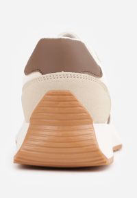 Renee - Beżowe Sneakersy z Geometrycznym Wzorem Velwettia. Okazja: na co dzień, na spacer. Zapięcie: sznurówki. Kolor: beżowy. Wzór: geometria. Sport: turystyka piesza #7