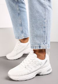 Renee - Białe Sneakersy na Grubej Podeszwie Ozdobione Przeszyciami Linarei. Kolor: biały. Wzór: aplikacja #5