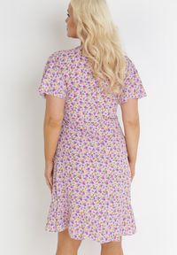 Born2be - Fioletowa Pudełkowa Sukienka w Kwiaty z Falbanką Temrance. Kolor: fioletowy. Wzór: kwiaty #3