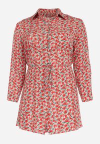 Born2be - Czerwona Koszulowa Sukienka Mini w Kwiaty z Materiałowym Paskiem i Podpinanymi Rękawami Isamone. Kolekcja: plus size. Kolor: czerwony. Materiał: materiał. Wzór: kwiaty. Sezon: wiosna, lato. Typ sukienki: koszulowe. Długość: mini #2