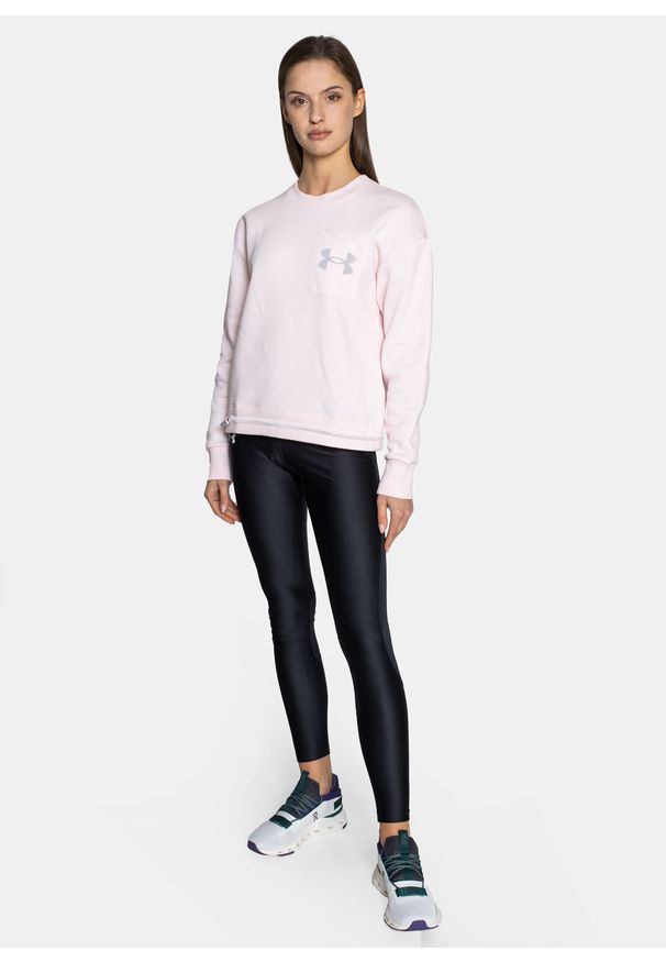 Bluza damska Under Armour Rival Fleece Mesh Crew (1365847-685). Okazja: na co dzień. Kolor: różowy. Materiał: mesh. Długość rękawa: raglanowy rękaw. Wzór: jednolity. Styl: casual, klasyczny